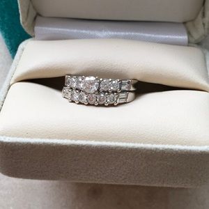 Engagement ring and wedding band